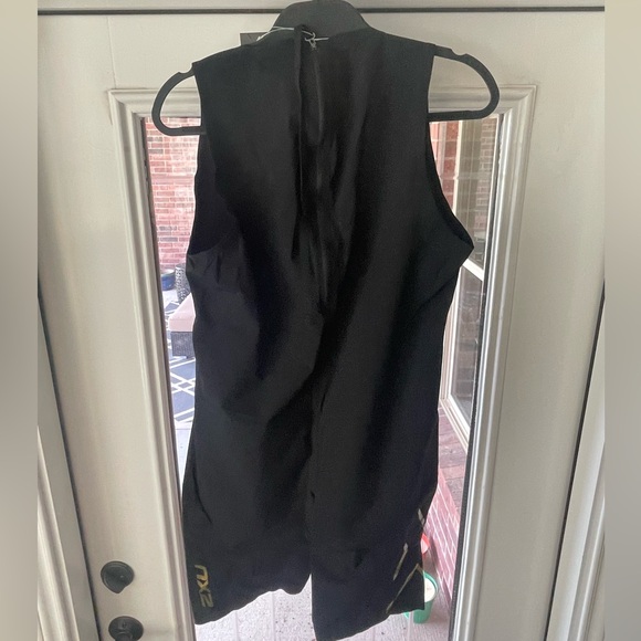 2XU Black Sleeveless Triathlon Suit with Gold Accents - Picture 3 of 3
